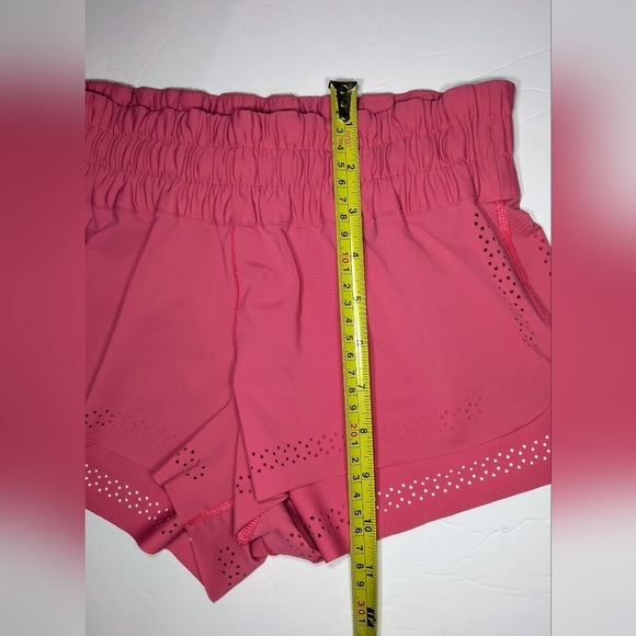 Lululemon Women's Vibrant Pink Swell Chaser Athletic Swim Shorts, S - Picture 4 of 8